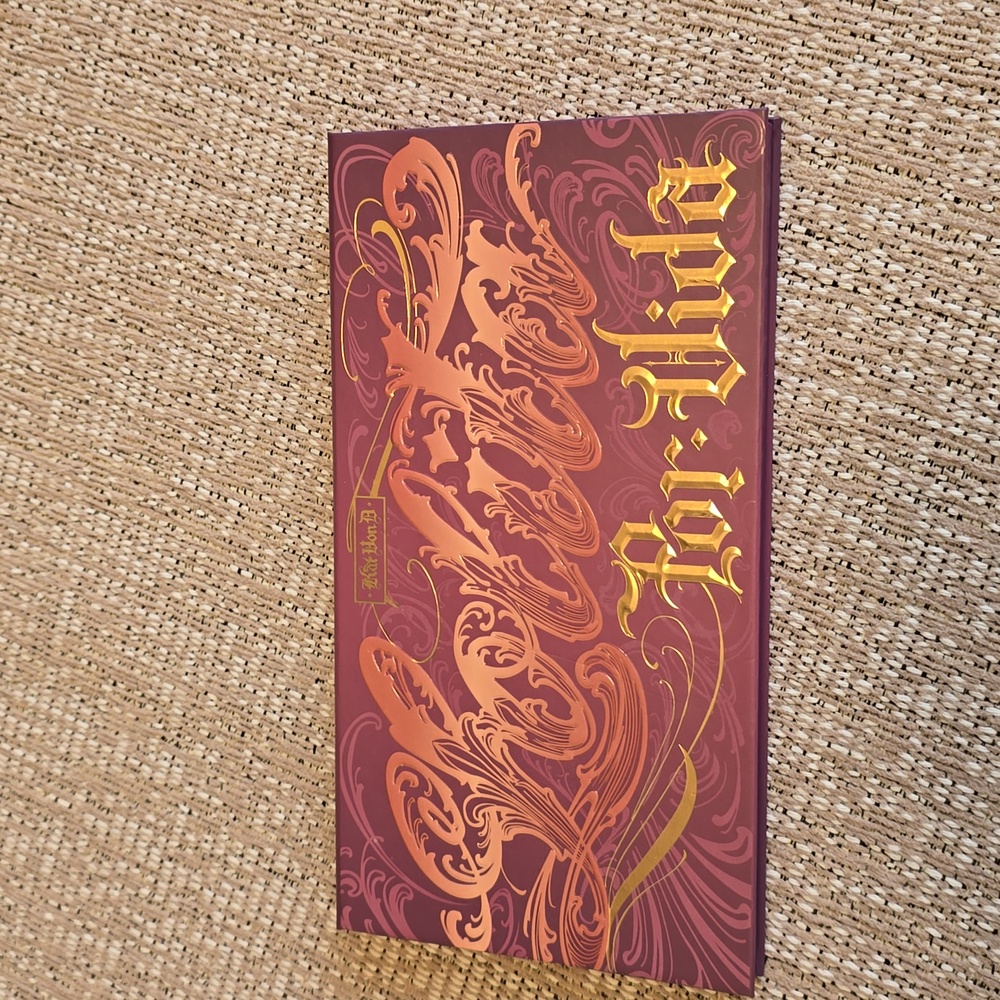 KAT VON D Lolita Por Vida Eyeshadow Palette